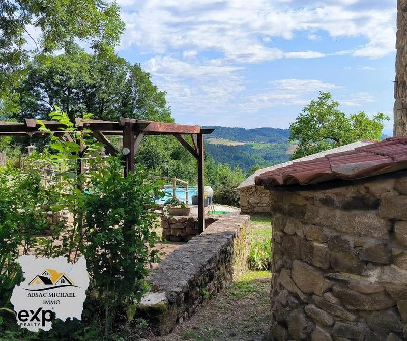 Maison - 171 m² - 7 pièces