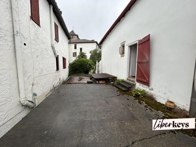 Maison - 257 m² - 7 pièces