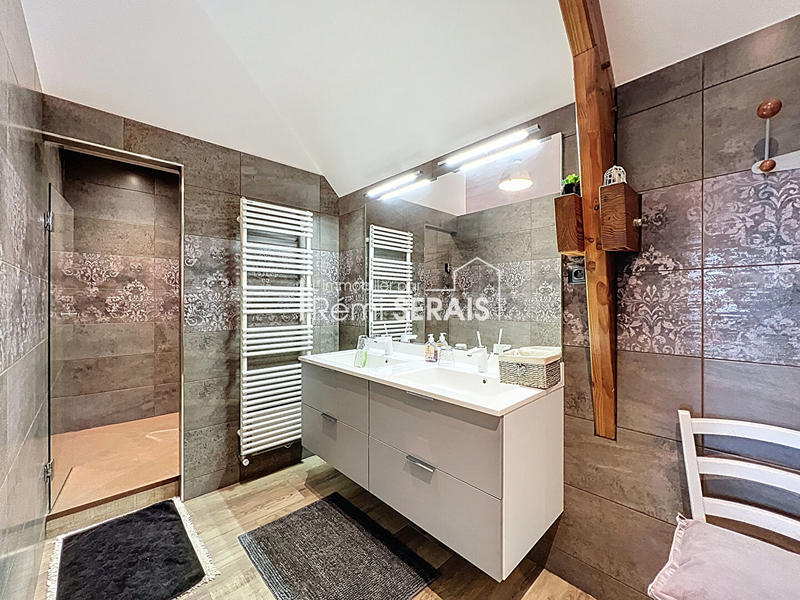 Demeure - 593 m² - 8 pièces