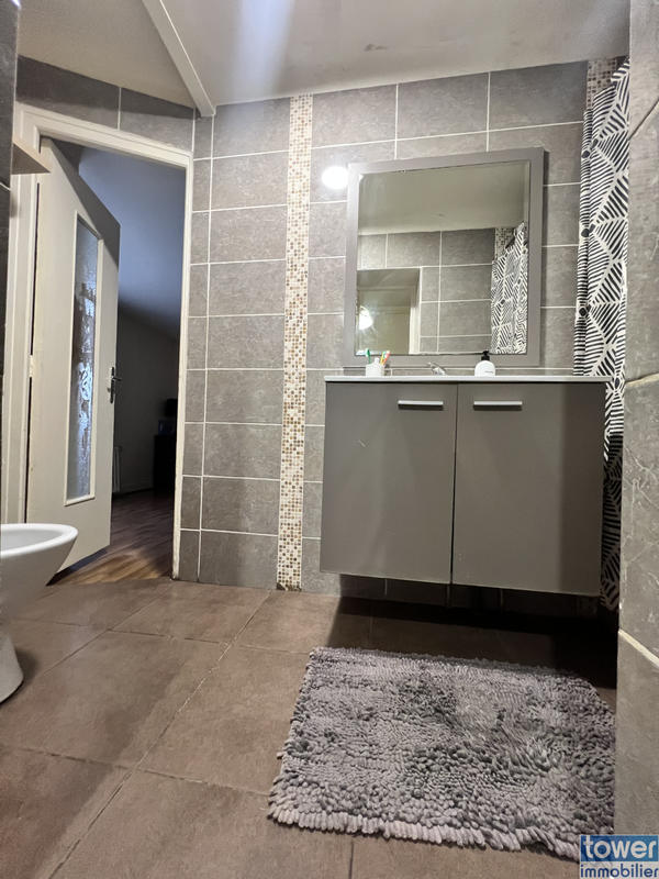 Maison - 199 m² - 10 pièces