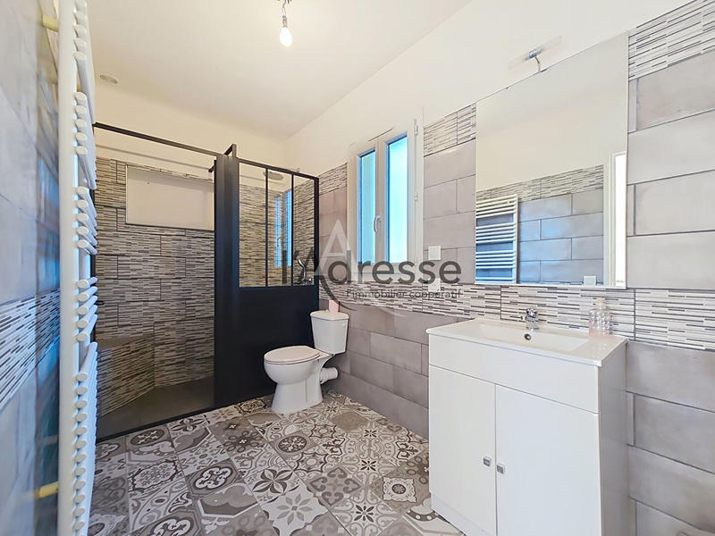 Villa - 100 m² - 5 pièces