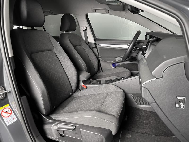 Volkswagen Golf 8 Sw Life 2.0 Tdi 115ch Digital Carplay Regul Acc Camera Iq.Light Sieges Chauff Dsg