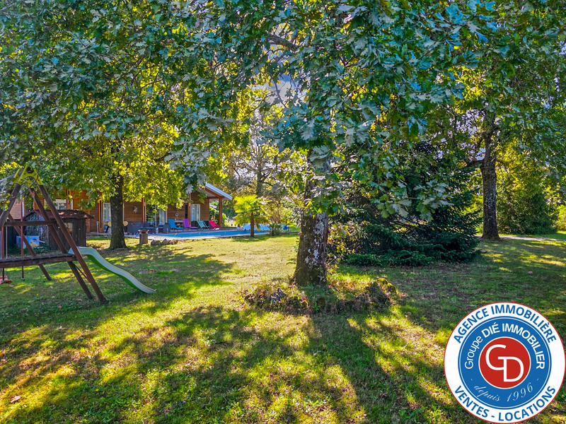 Maison - 184 m² - 8 pièces