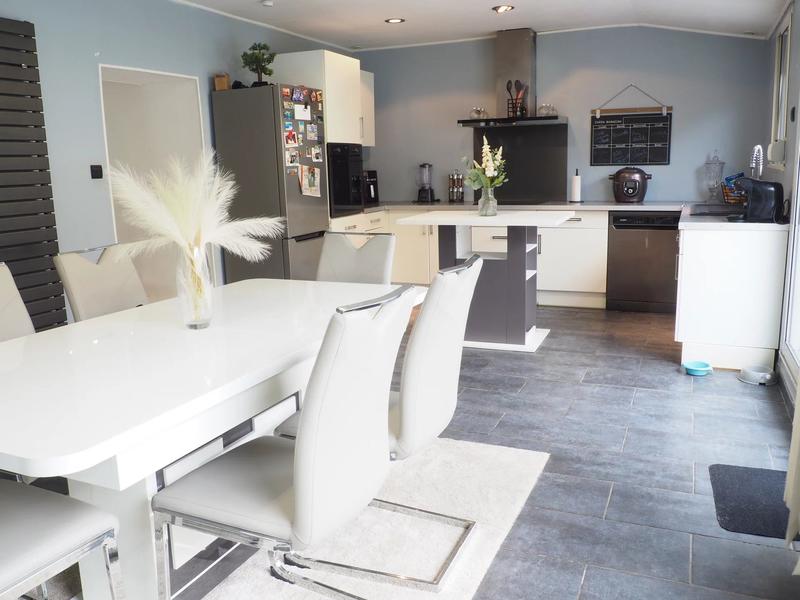 Maison - 99 m² - 4 pièces