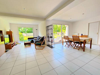 Maison - 111 m² - 5 pièces