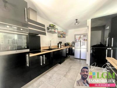 Maison - 165 m² - 8 pièces