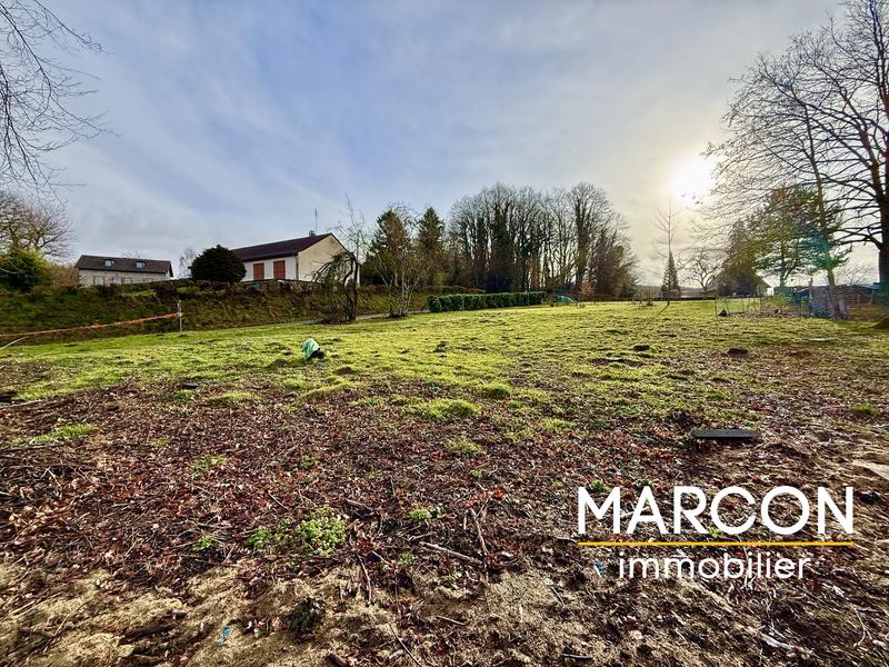Terrain constructible - 712 m²