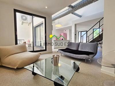 Loft - 98 m² - 4 pièces