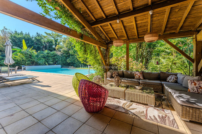 Maison - 500 m² - 14 pièces