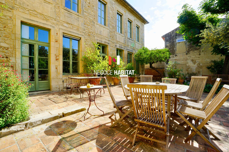 Maison - 300 m² - 9 pièces