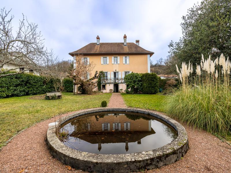 Propriété - 312 m²