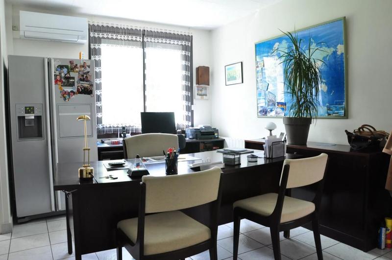 Maison - 218 m² - 8 pièces