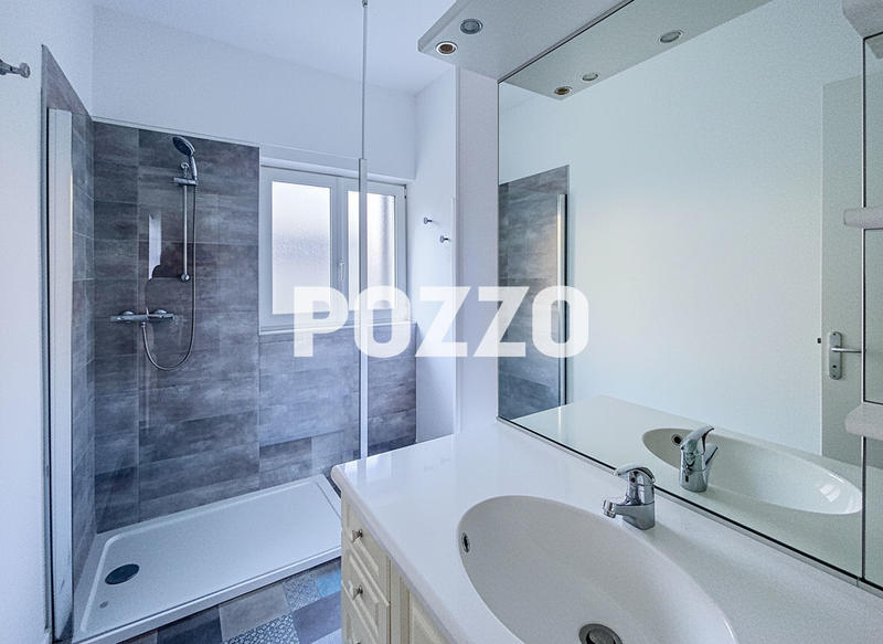 Appartement - 105 m² - 5 pièces