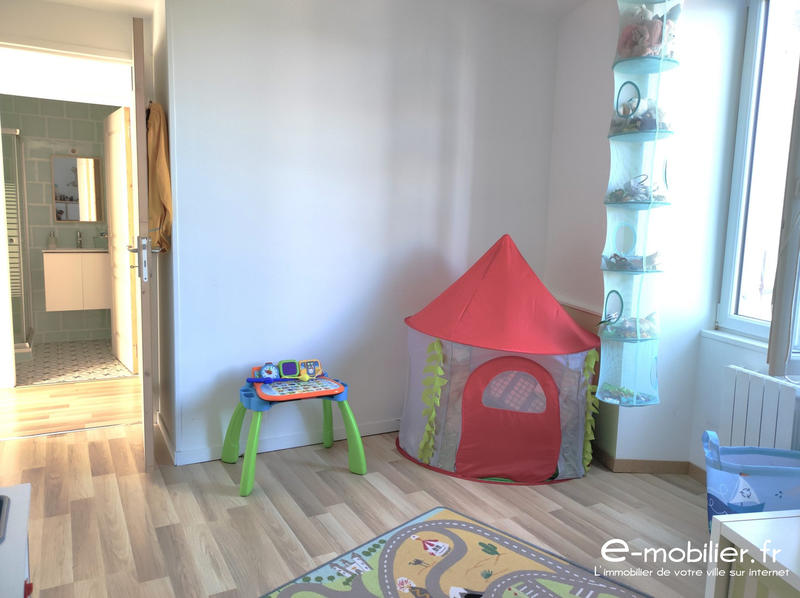 Maison - 183 m² - 8 pièces