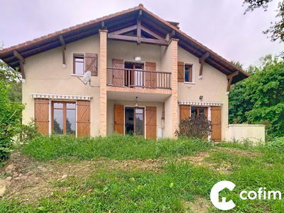 Maison traditionnelle - 176 m² - 7 pièces