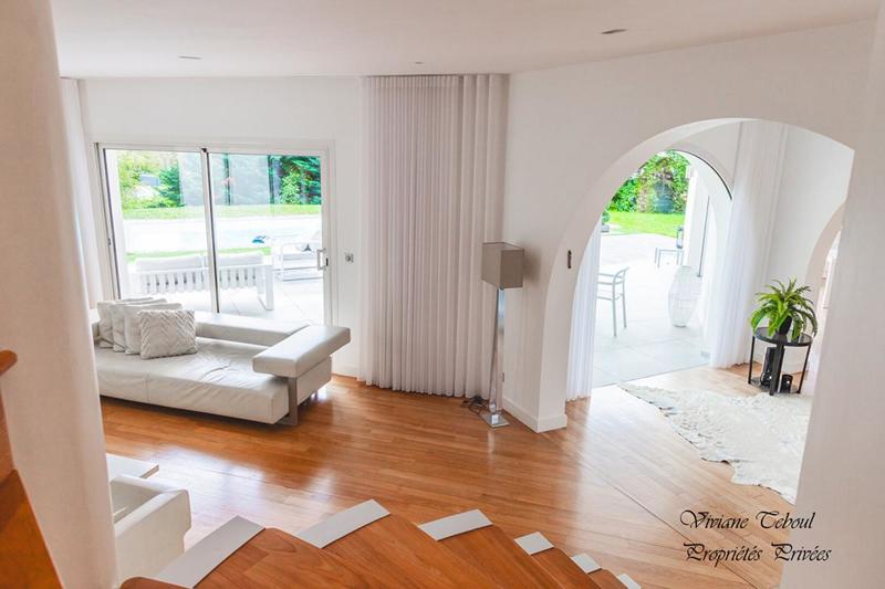 Maison - 286 m² - 7 pièces