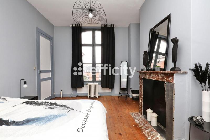 Maison - 248 m² - 10 pièces