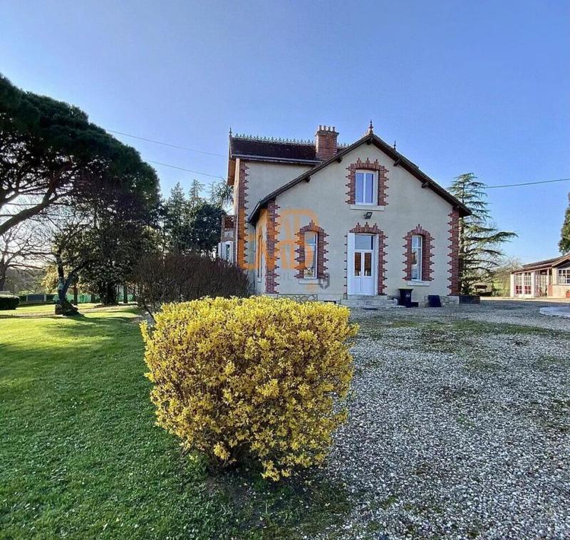 Propriété - 202 m² - 7 pièces