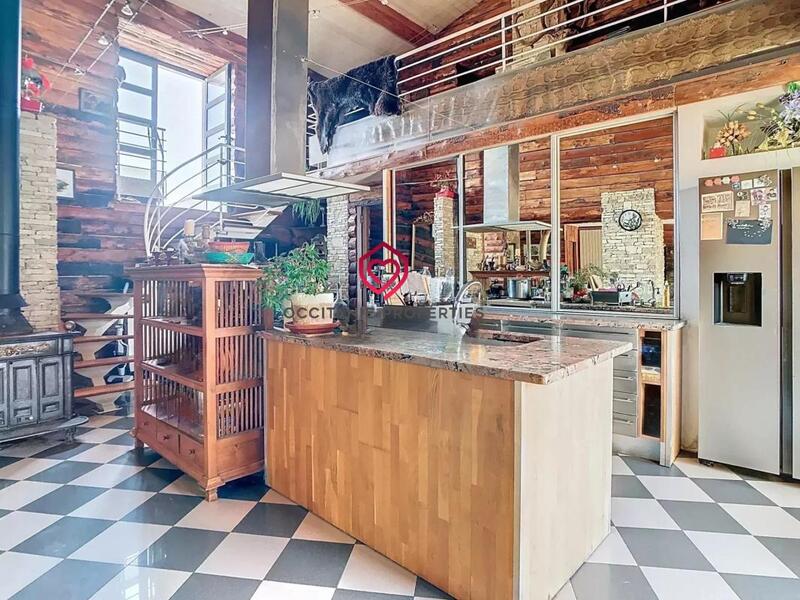 Propriété - 360 m² - 10 pièces