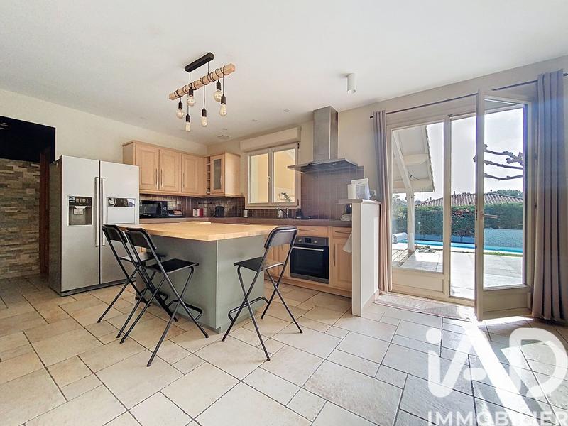 Maison - 218 m² - 8 pièces