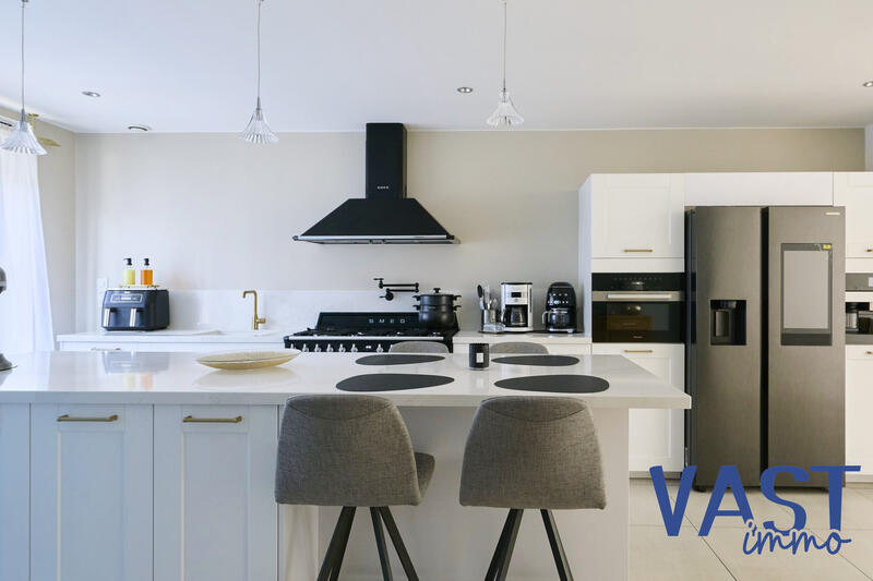 Maison - 182 m² - 6 pièces