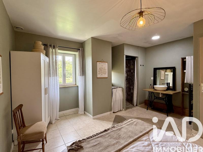 Maison - 185 m² - 8 pièces