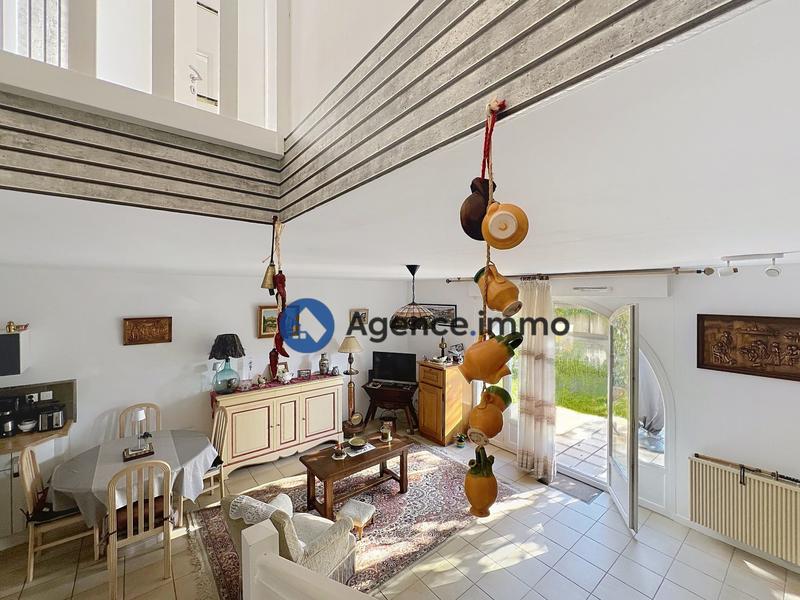 Maison - 97 m² - 5 pièces