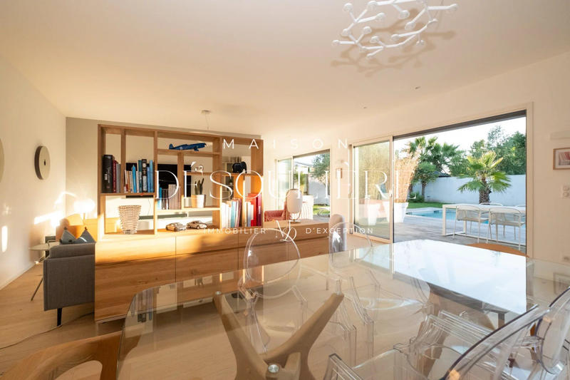 Villa - 220 m² - 7 pièces