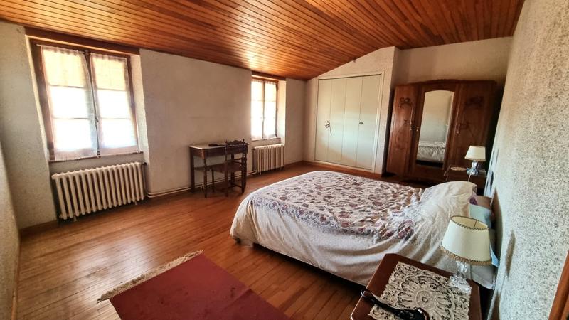 Maison - 246 m² - 7 pièces