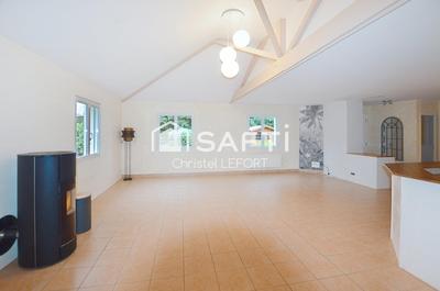 Maison - 140 m² - 6 pièces