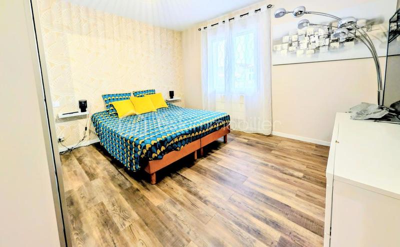 Maison traditionnelle - 174 m² - 6 pièces