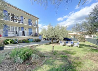 Maison - 176 m² - 9 pièces