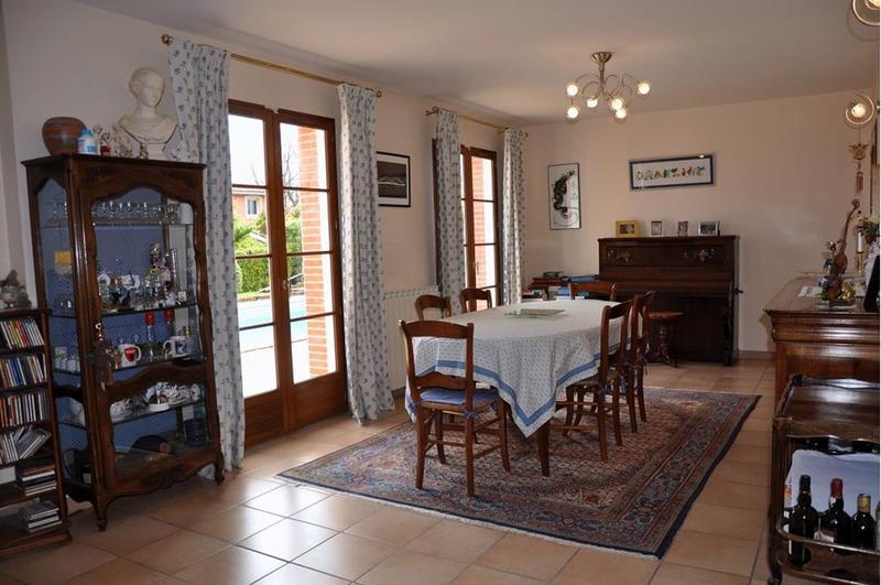 Maison traditionnelle - 240 m² - 8 pièces