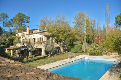 Maison - 300 m² - 7 pièces