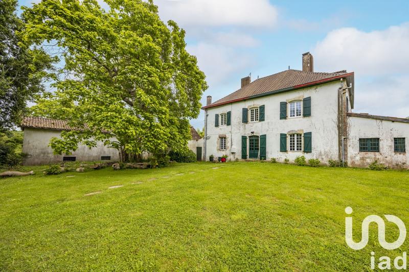 Maison - 383 m² - 11 pièces