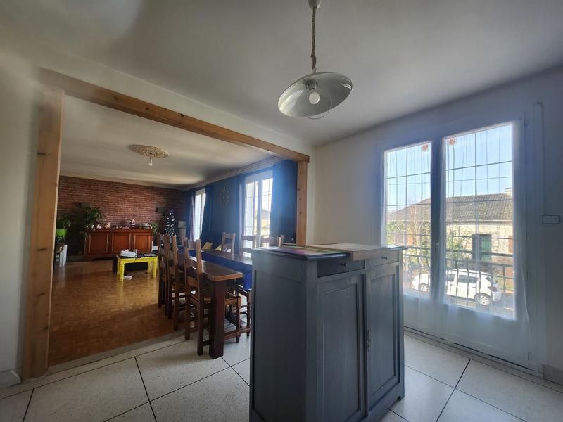 Maison - 143 m² - 7 pièces