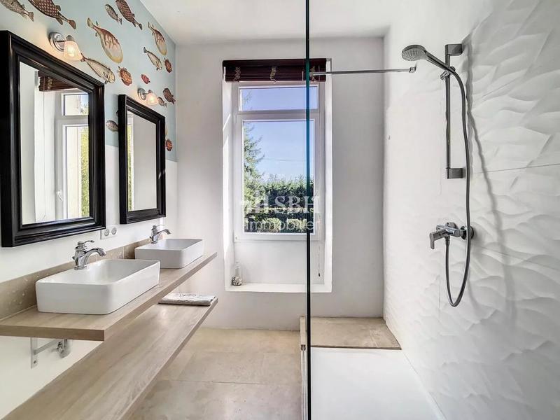 Mas - 285 m² - 10 pièces