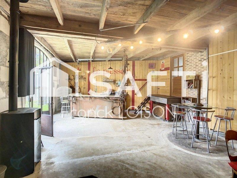 Maison - 203 m² - 7 pièces