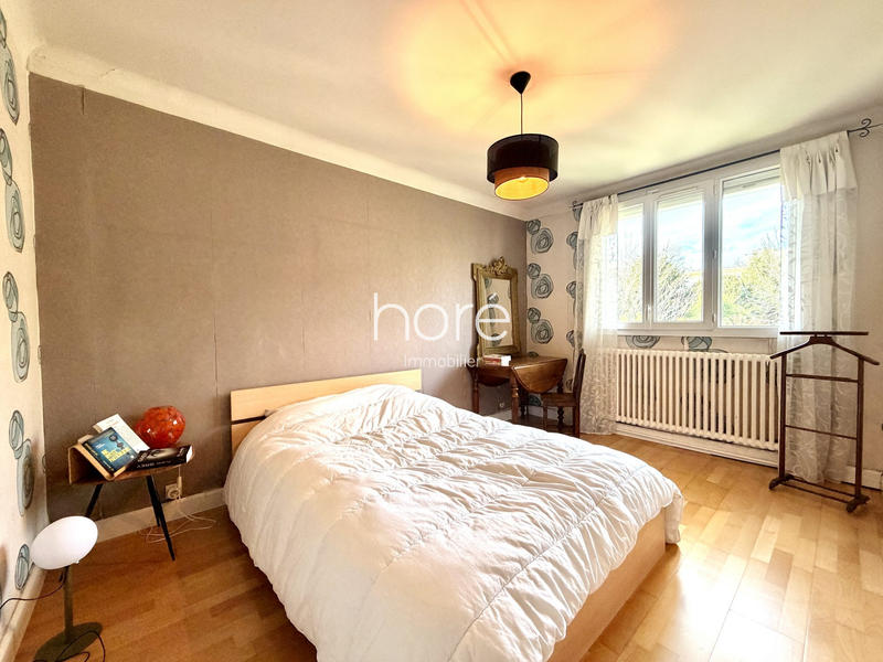 Maison traditionnelle - 175 m² - 6 pièces