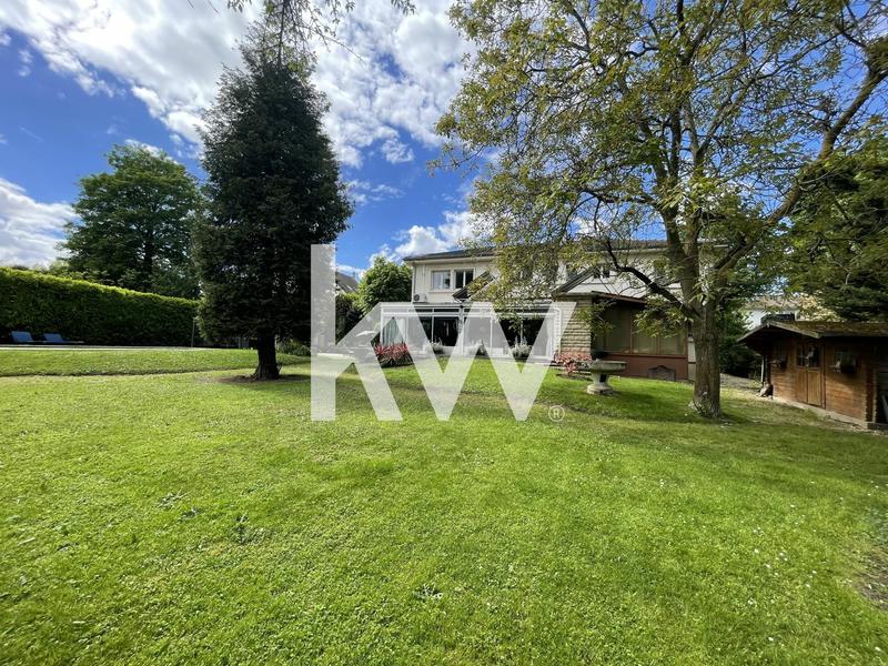 Maison - 180 m² - 8 pièces