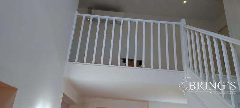 Maison - 225 m² - 9 pièces