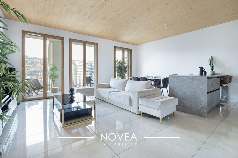 Appartement - 94 m² - 4 pièces