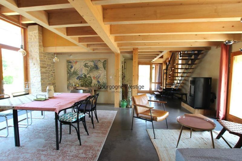 Propriété - 228 m² - 9 pièces