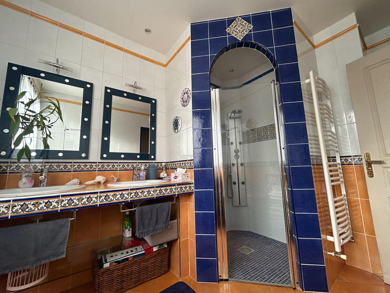 Maison - 185 m² - 6 pièces