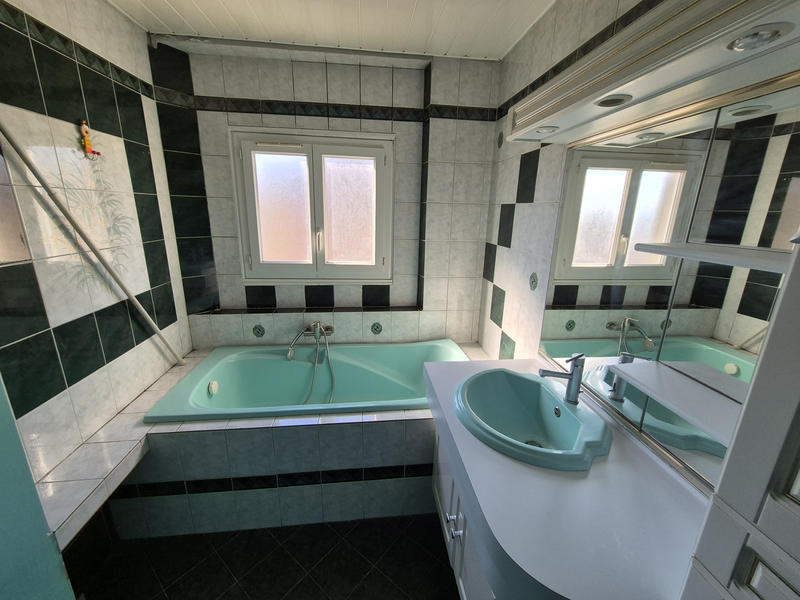 Appartement - 94 m² - 4 pièces