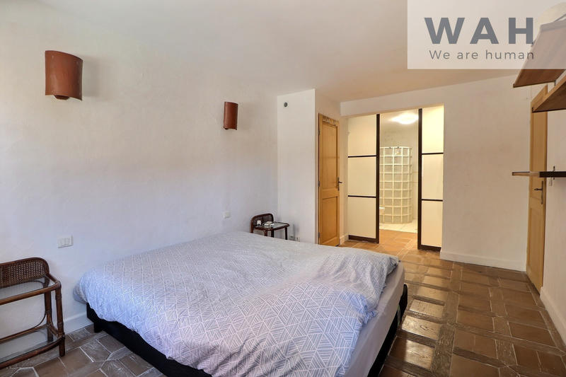 Maison - 202 m² - 6 pièces