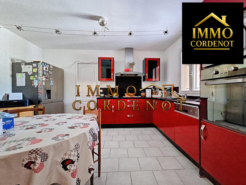 Villa - 90 m² - 4 pièces