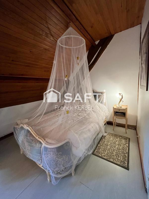 Maison - 223 m² - 8 pièces