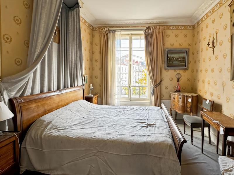 Appartement - 224 m² - 8 pièces