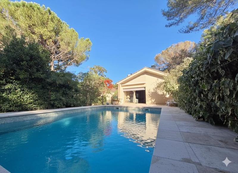 Villa - 185 m² - 5 pièces